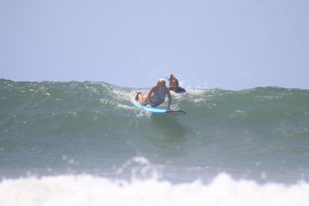 Cocobolo Surf Hotel & School Playa Santa Teresa  Exteriör bild